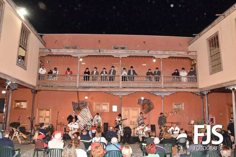 La Casa Condal, anoche/Francisco Santana Ravelo.